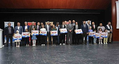 Öğrenciler Arası Şiir Yarışması'nda ödüller dağıtıldı