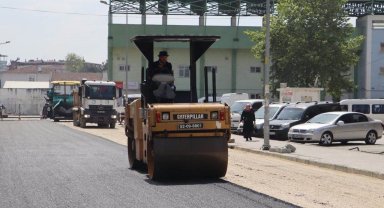 Ordu Büyükşehir'den Ünye'ye sıcak asfalt