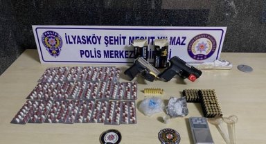 Şüpheli araçta uyuşturucu ele geçirildi: 5 gözaltı