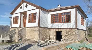 Tarihi okulun restorasyon tamamlanıyor