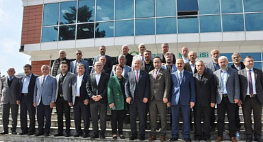 Temür, İl Genel Meclisi grup toplantısına katıldı