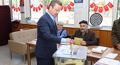 Vali Ünlü oyunu kullandı