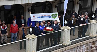 Depremde hayatını kaybedenler anısına Harşit Çayı'na çelenk bırakıldı