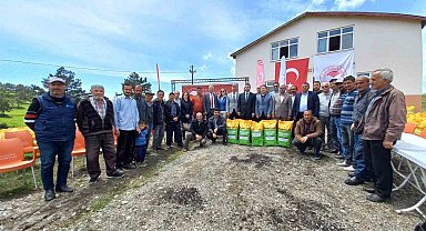 Çiftçilere 28 ton katı organik gübre dağıtıldı