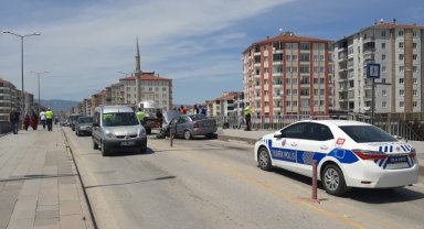 Çorum'da 4 aracın karıştığı zincirleme trafik kazasında 8 kişi yaralandı