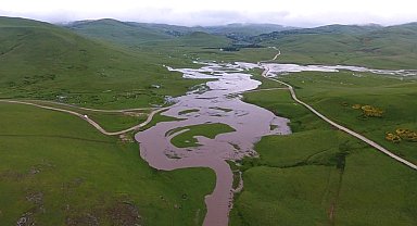 Dünyaca ünlü menderesler sağanak nedeniyle taştı