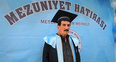 Emekli komiser 72 yaşında lise mezunu oldu