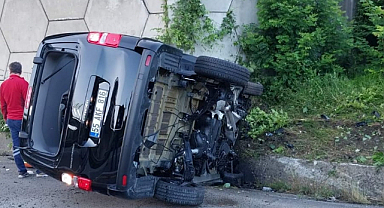 Giresun'da hafif ticari aracın devrilmesi sonucu 1 kişi öldü, 1 kişi yaralandı
