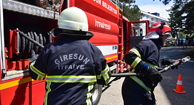 Giresun İtfaiyesi'nden nefes kesen yangın tatbikatı