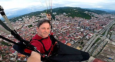 Giresun Kalesi'nden yamaç paraşütü ile atlayış yaptılar