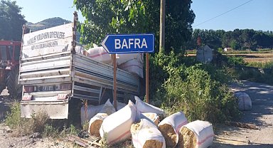 İki kamyonet çarpıştı, 3 kişi yaralandı