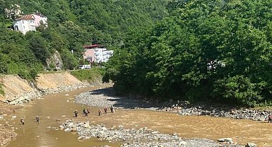 Kayıp şahsı arama çalışmaları sürüyor