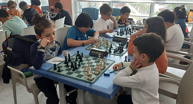 Miniklerin satranç yarışması