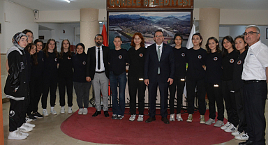 Sultanlardan Başkana ziyaret