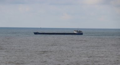 Zonguldak'ta sağanağın ardından denizin rengi kahverengiye döndü