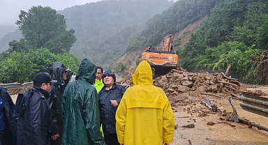1000'in üzerinde heyelan yaşandı: 1 ölü