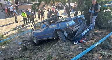 Aracın çarptığı otomobilden yola fırlayan kadın öldü