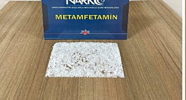 Araçta uyuşturucuyla yakalanan 3 kişi tutuklandı