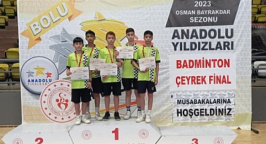 Badminton takımı yarı finalde