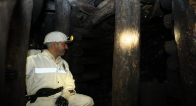 Çalışma ve Sosyal Güvenlik Bakan Yardımcısı Aydın, maden ocağına indi