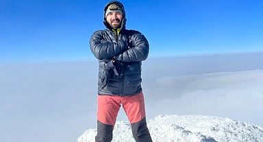 Giresunlu Demiröz Ağrı Dağı'na tırmandı