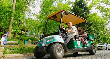 Golf aracıyla Kale'de hizmet veriliyor