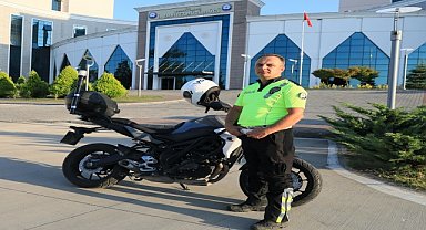 Motosikletli gence nasihatte bulunan trafik polisi o anları anlattı