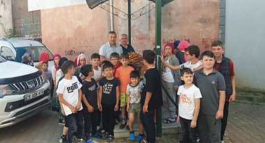 Öğrencilere simit ikramı
