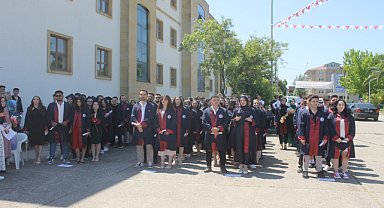 OMÜ İletişim Fakültesinde mezuniyet töreni düzenlendi