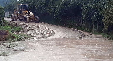 Ordu'da sağanak yağış hayatı olumsuz etkiledi