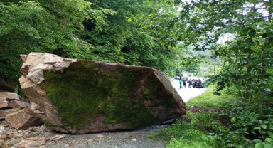 Rize'de heyelan meydana geldi