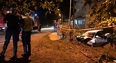 Araç duvara çarptı 1 kişi yaralandı