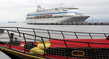 Astoria Grande kruvaziyeri 893 yolcusuyla Sinop'a geldi