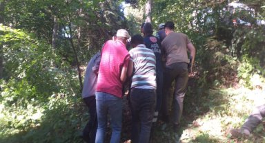 Bolu'da devrilen traktörün altında kalan sürücü yaralandı