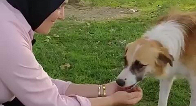 Elleriyle su içirdi