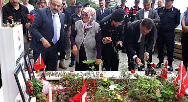 Eren mezarı başında anıldı