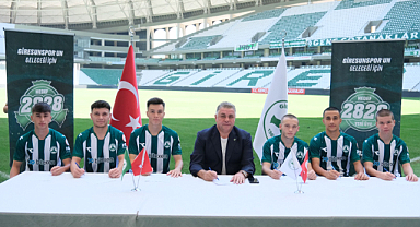 Genç çotanaklar imzayı attı