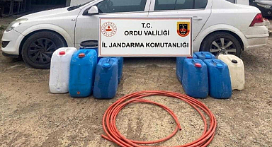 İş makinesinden mazot çekerken yakalandı