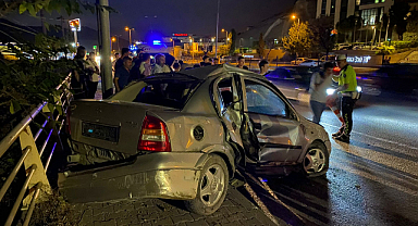 Otomobil ağaca çarptı sürücü yaralandı