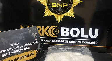 Otomobilinde uyuşturucuyla yakalandı