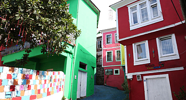 Taflanaltı Sokak renklerle canlandı