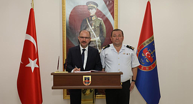 Vali Serdengeçti'den, Jandarma Bölge Komutanlığına ziyaret