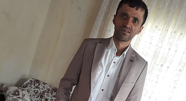 Bacağından bıçaklayıp dereye attı