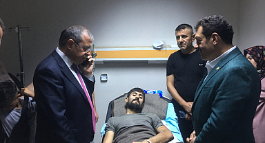 Bakan Yardımcısı Tancan yaralı madencileri ziyaret etti