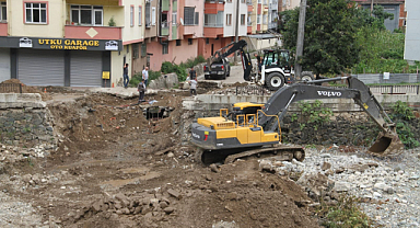 Balkan deresinde menfez çalışması sürüyor