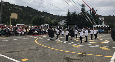 Başkan Emür İlköğretim Haftası etkinliğine katıldı