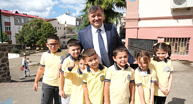 Başkan Şenlikoğlu öğrencilerle birlikteydi