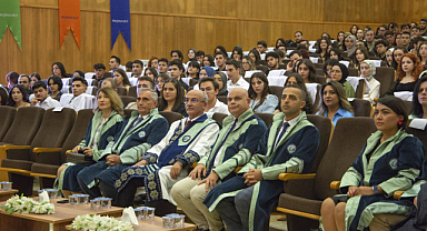 Hekim adayları beyaz önlüklerini giydi