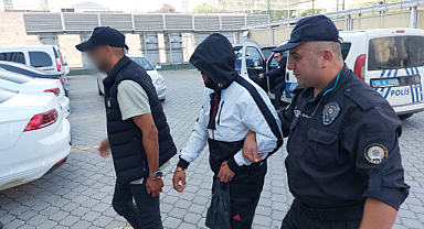 Hırsızlık yapan 2 kişi yakalandı