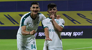 Şahin “Dik” oynuyor